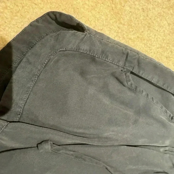 Black shorts - Picture 2 of 4